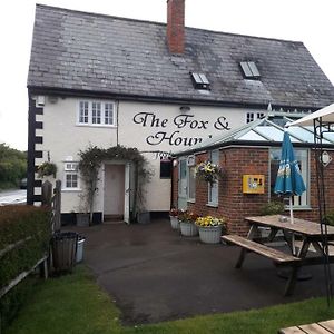 The Fox And Hounds Ξενοδοχείο Uffington  Exterior photo