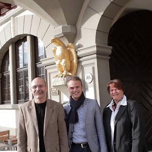 Stadt-Gut-Hotel Gasthof Goldener Adler Σβέμπις Χαλ Exterior photo