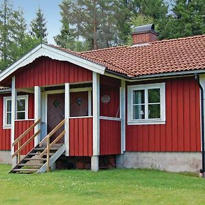 2 Bedroom Nice Home In Skepplanda Hålan Exterior photo