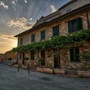 Due Torri Ξενοδοχείο San Severino Marche Exterior photo