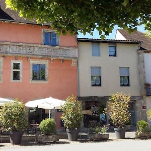 Le Relais De La Tour Ξενοδοχείο Figeac Exterior photo