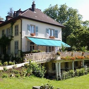 Chambres D'Hotes Le Petit Roche Arc-et-Senans Exterior photo