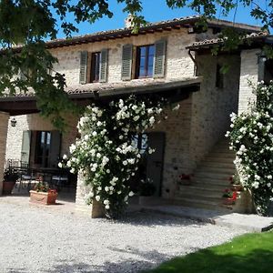 B&B Casa Laura Montefalco Exterior photo