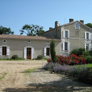 Domaine Les Galards Bed and Breakfast Le Garde Exterior photo