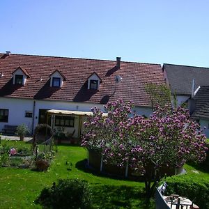 Gaestehaus Brueckler Ξενοδοχείο Jennersdorf Exterior photo