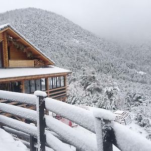 Un Balcon En Montagne Bed and Breakfast Saint-Dalmas Exterior photo