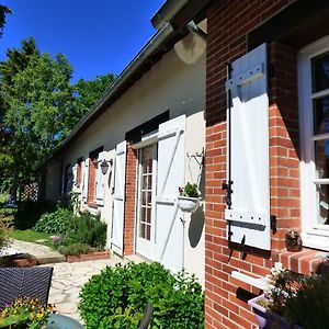 Chambres D'Hotes Les Muscaris Feins-en-Gatinais Exterior photo