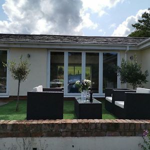 Couples Country Escape Includes Private Indoor Pool And Hot Tub In North Wales Βίλα Bagilt Exterior photo