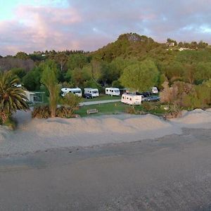 Golden Bay Holiday Park Ξενοδοχείο Onekaka Exterior photo