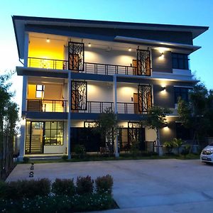 Bedsday Korat Ξενοδοχείο Nakhonratchasima Exterior photo