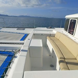 Discover Catamaran Phuket - Lagoon440 Ξενοδοχείο Παραλία Μάι Κάο Exterior photo