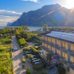 Hotel Roma Torbole Sul Garda Exterior photo