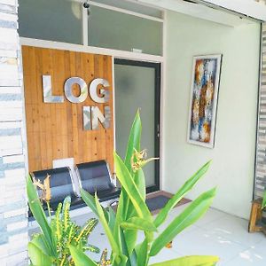 Login Homestay Madiun Exterior photo