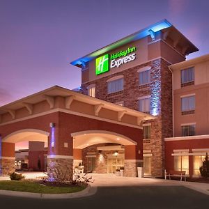 Holiday Inn Express & Suites Overland Park, An Ihg Hotel Exterior photo