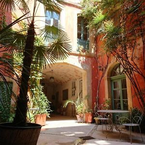 Rue Du Chateau Bed and Breakfast Tarascon Exterior photo