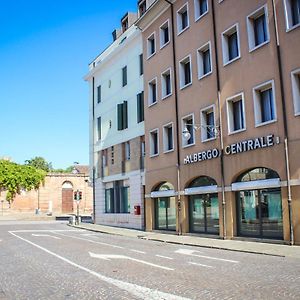 Hotel Centrale Este Exterior photo