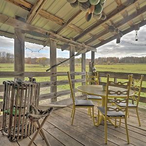 Vintage Farmhouse About 2 Half Mi To Mount Pleasant Ski Βίλα Cambridge Springs Exterior photo