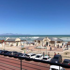 At The Beach - Muizenberg Διαμέρισμα Κέιπ Τάουν Exterior photo