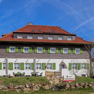 Hoehengasthof Wanderheim Naegelehaus Ξενοδοχείο Albstadt Exterior photo