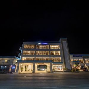 Surfrider Resort Hotel Σαϊπάν Exterior photo