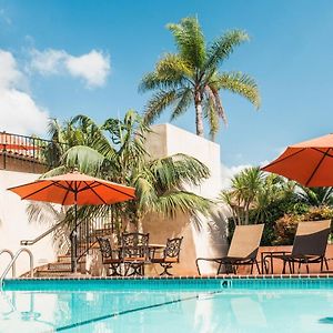 Brisas Del Mar Inn At The Beach Σάντα Μπάρμπαρα Exterior photo