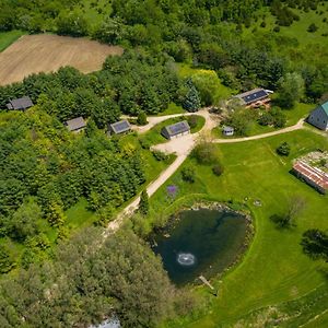 Hawk Valley Retreat & Cottages Galena Exterior photo