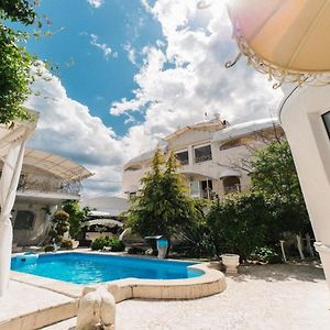 Farneliya Club-Hotel Τσορνομόρσκ Exterior photo