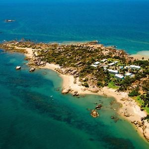 Whitsunday Sands Resort Μπόουεν Exterior photo